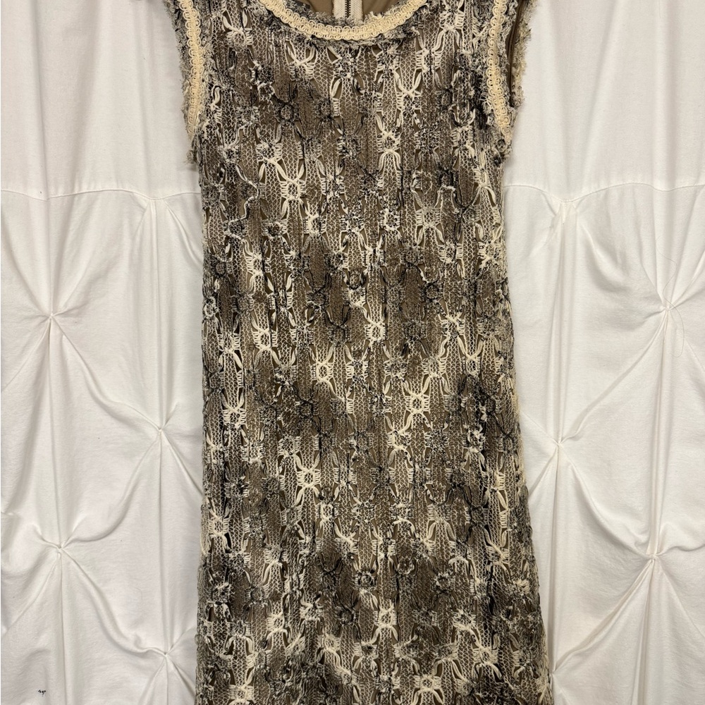 Muse Women’s Sleeveless Dress. Size 6.